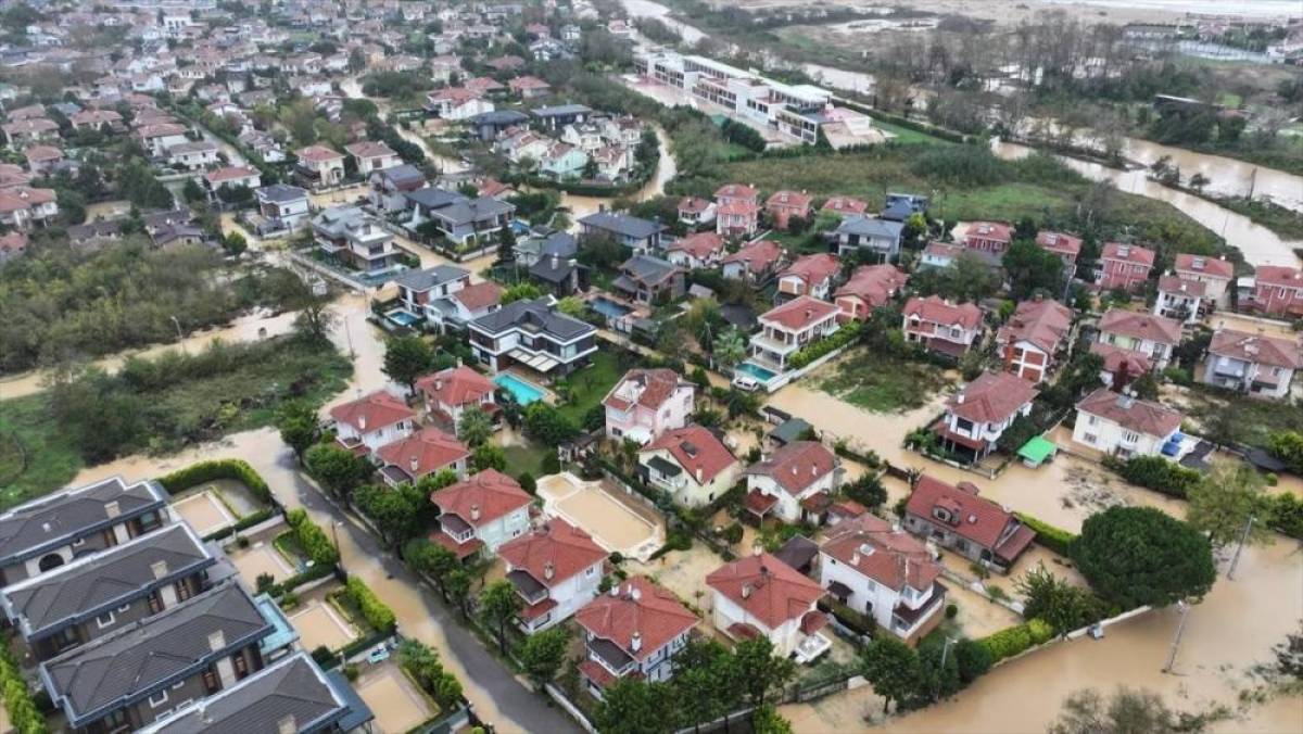 İstanbul ve 4 ilde sel felaketinin sigorta maliyeti 12 milyar liraya dayandı