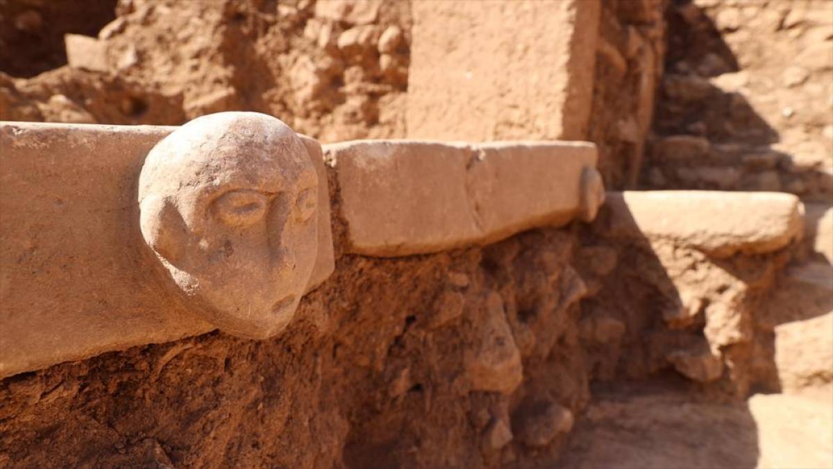 Sefertepe'deki sanatsal farklılık, yaklaşık 10 bin yıllık insan yüzü kabartmalarıyla ortaya çıktı