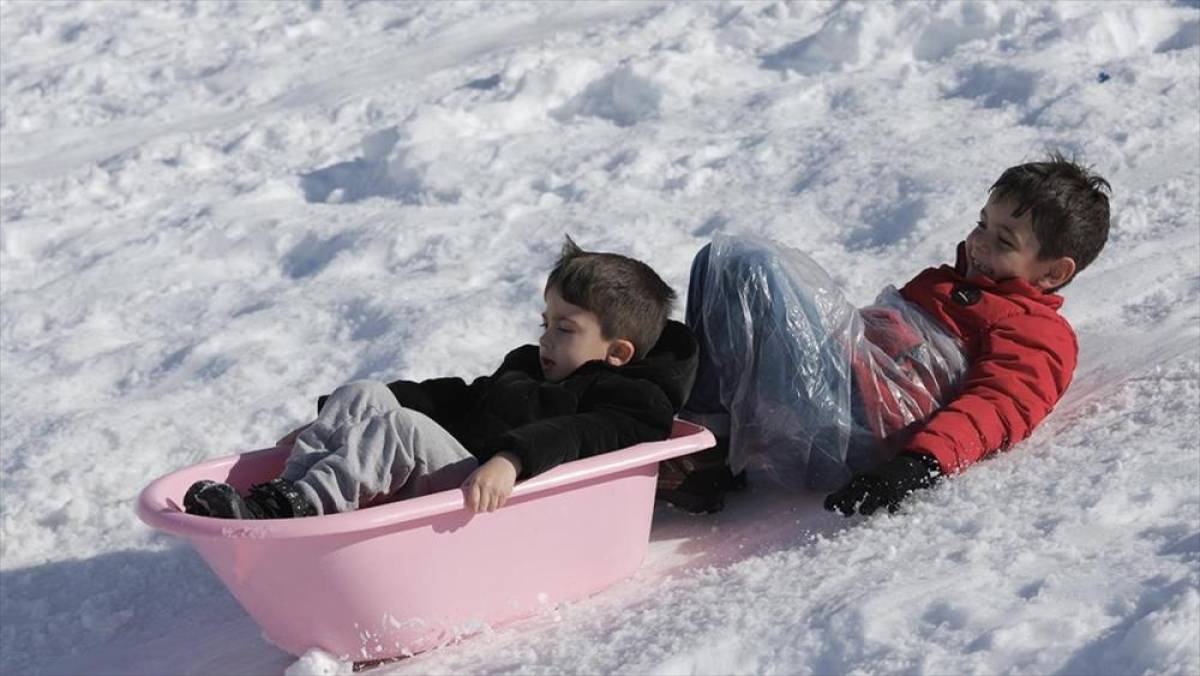 Mersin'in beyaza b&uuml;r&uuml;nen Sertavul Yaylası tatildeki &ccedil;ocukları ağırlıyor