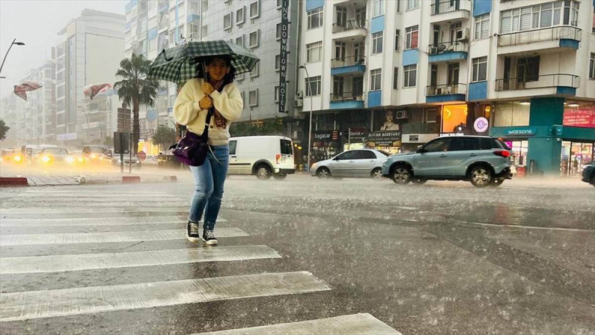 Doğu Akdeniz i&ccedil;in &ccedil;ok kuvvetli yağış uyarısı