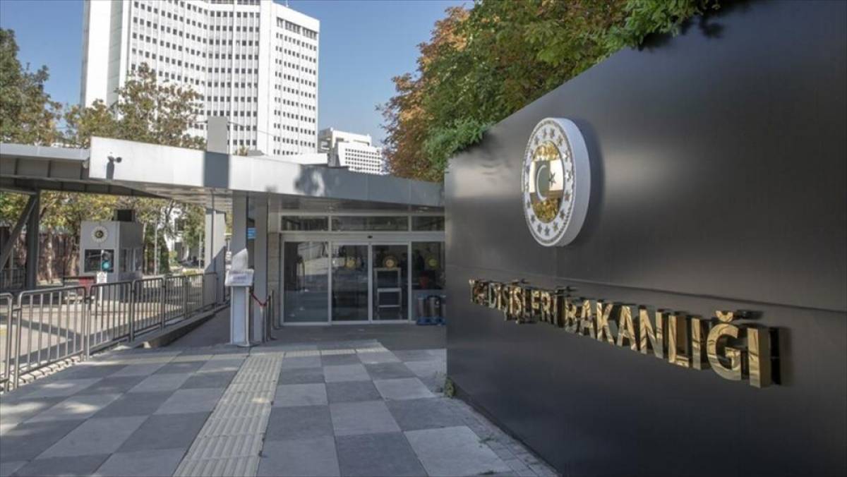 T&uuml;rkiye, Almanya'daki Solingen faciasında hayatını kaybedenleri andı