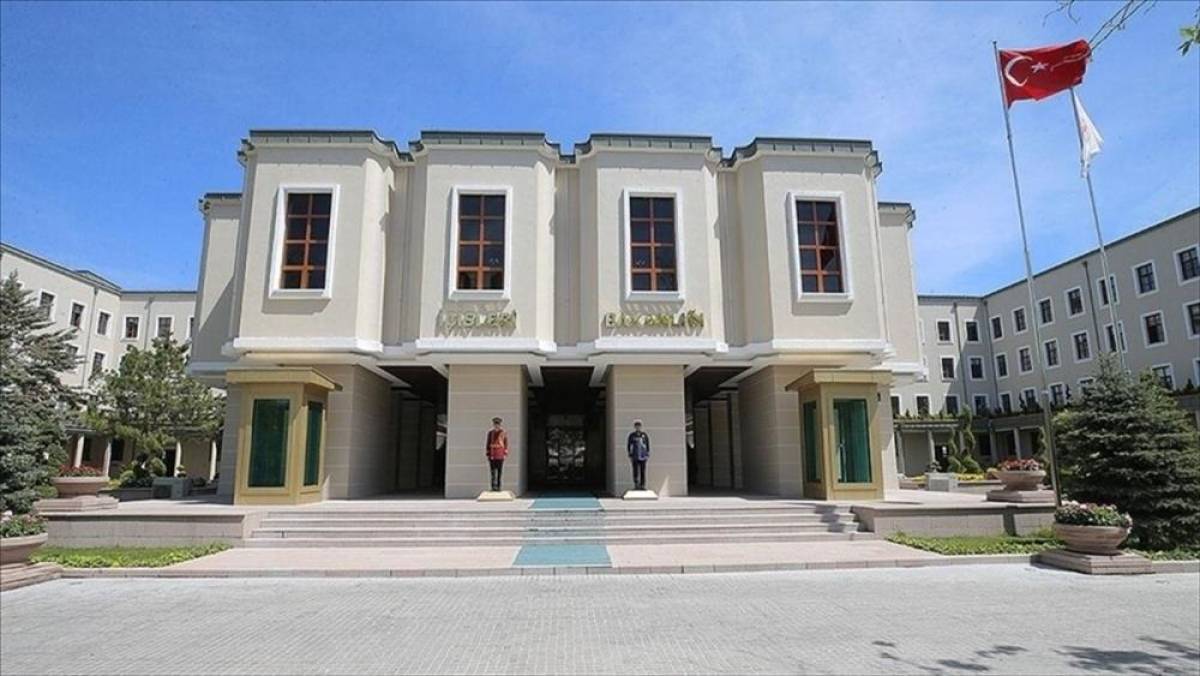 İ&ccedil;işleri Bakanlığı, sahipsiz k&ouml;peklere ilişkin &uuml;&ccedil; belediye başkanı hakkında işlem başlattı