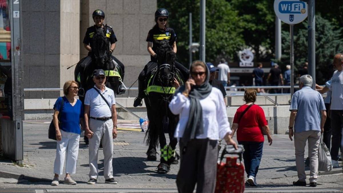 Başkentte atlı polisler devriye g&ouml;revi y&uuml;r&uuml;t&uuml;yor