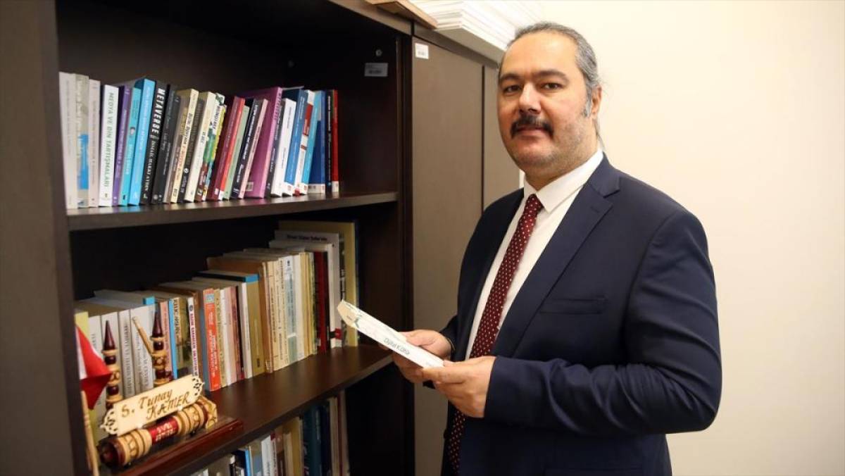 Uzmanından "fenomen &ouml;ğretmenler sınıfın akademik başarısını d&uuml;ş&uuml;r&uuml;yor" uyarısı