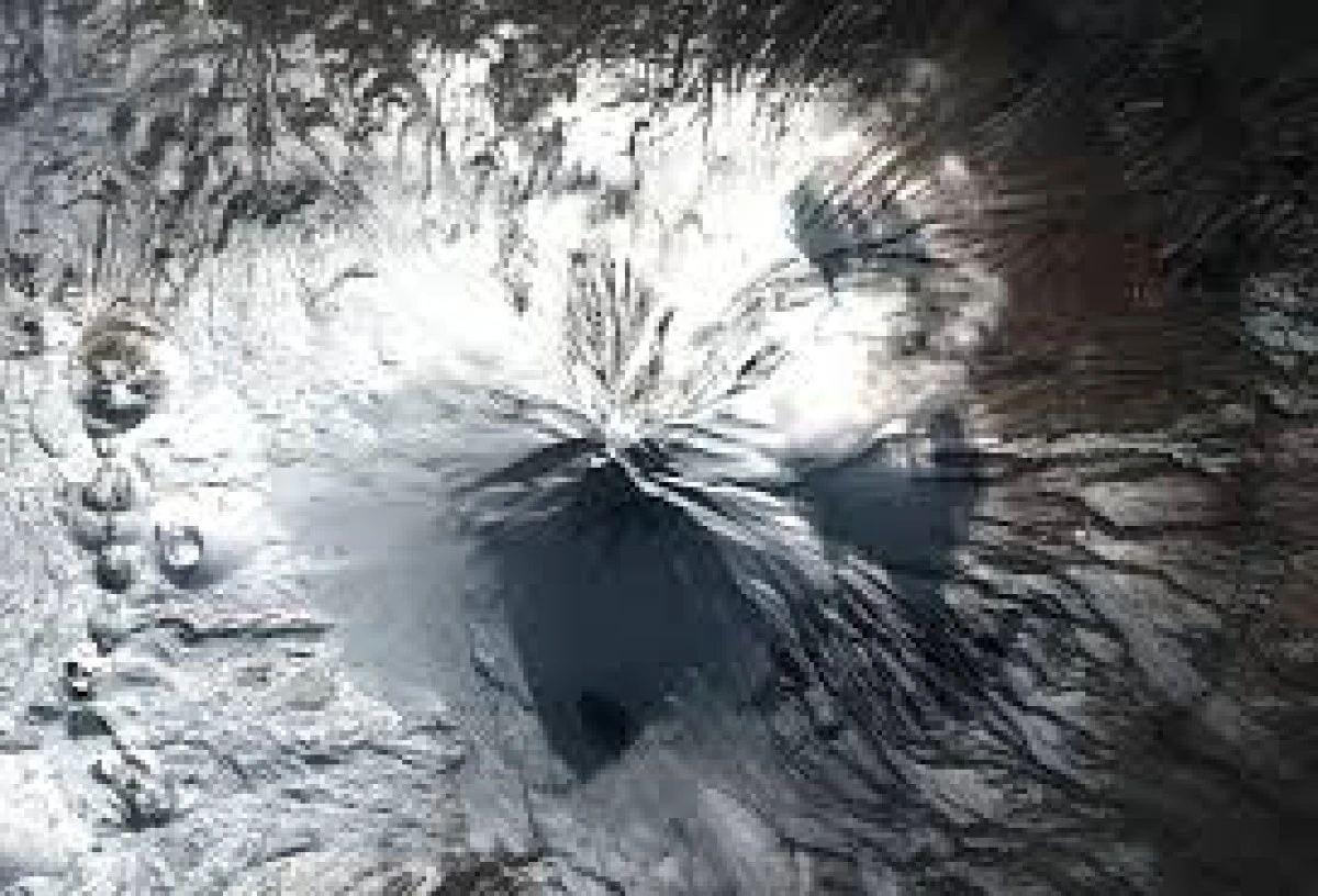 Ağrı Dağı&rsquo;nın zirvesine G&ouml;kt&uuml;rk-2B&rsquo;den bakış