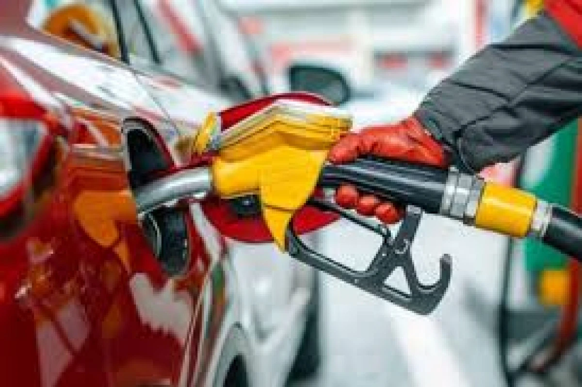 Akaryakıta bu gece dev zam bekleniyor