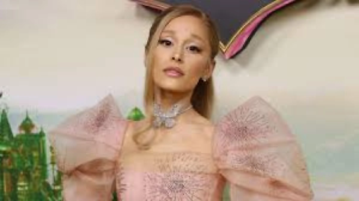 Ariana Grande Beyaz Saray'a  şarkımı kullanmayın dedi