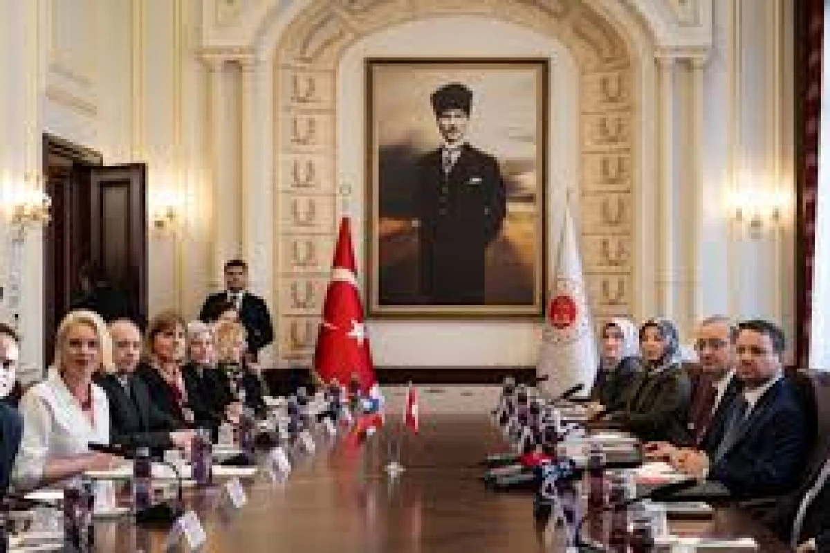 Bakan G&uuml;rlek'ten 12. Yargı Paketi a&ccedil;ıklaması