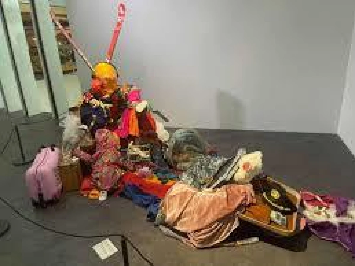 Beyazıt &lsquo;ın 'Şeyler' sergisi İGA İstanbul Havalimanı&rsquo;nda a&ccedil;ıldı