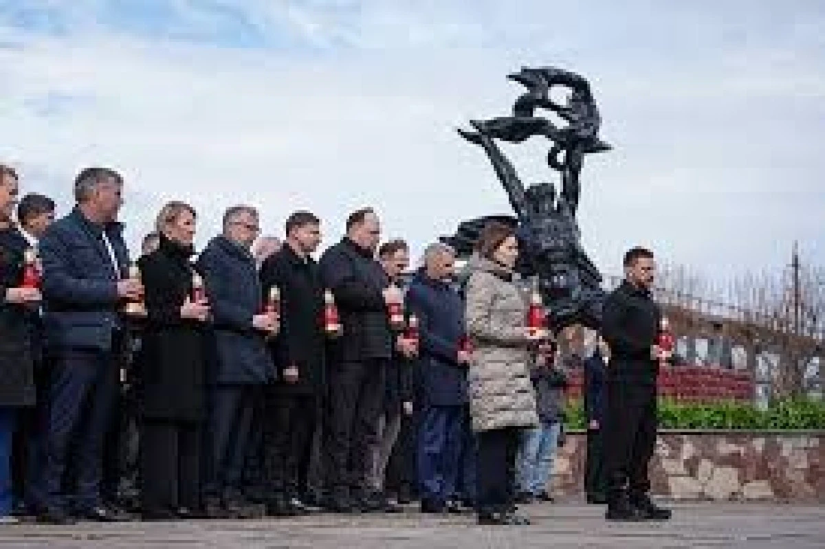 &Ccedil;ernobil&rsquo;in yıl d&ouml;n&uuml;m&uuml;nde karşılıklı saldırılarda 16 can kaybı