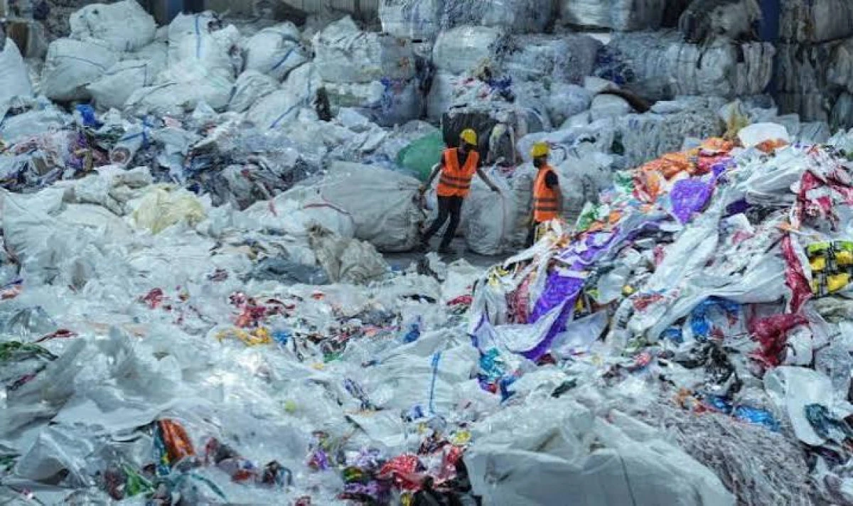 &Ccedil;evresel kaygılara rağmen T&uuml;rkiye'ye plastik atık g&ouml;nderiliyor