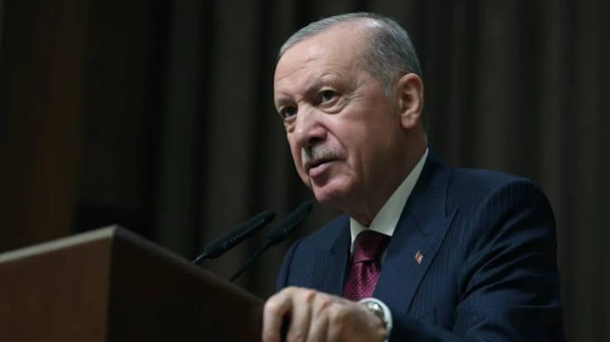 Cumhurbaşkanı Erdoğan: Atat&uuml;rk'&uuml;n kurduğu partiyi pavyon masasına d&uuml;ş&uuml;rd&uuml;ler