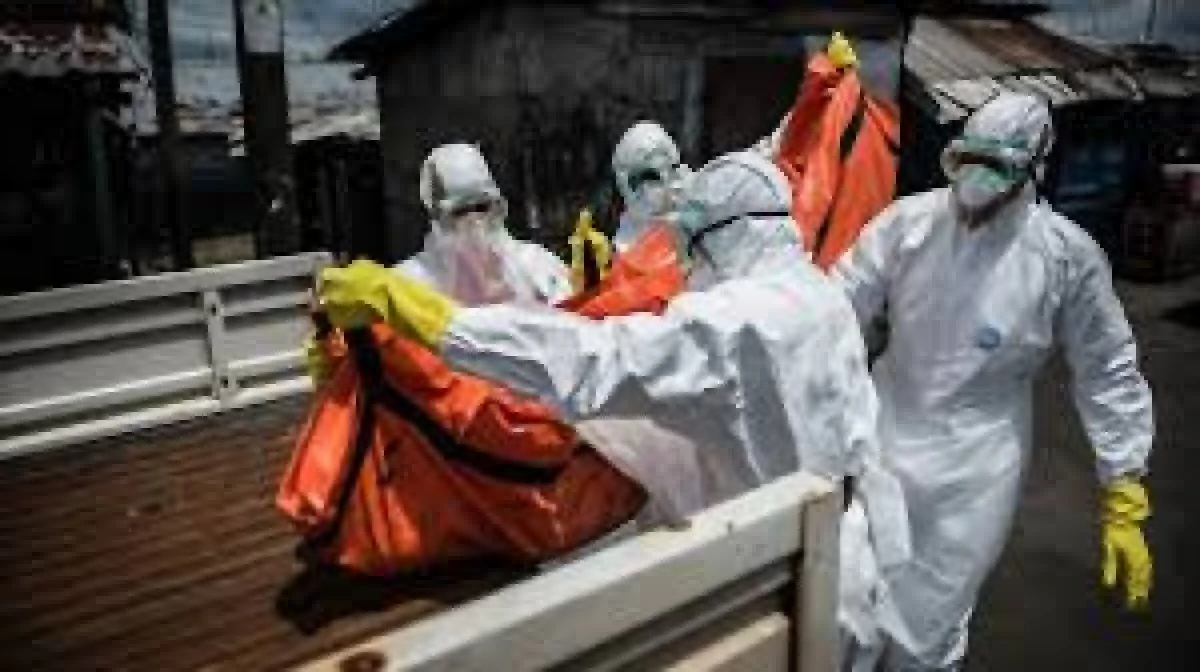 Ebola salgını b&uuml;y&uuml;yor: Can kaybı 130'u aştı