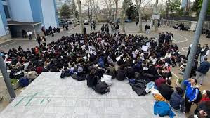 Eğitimdeki tasfiyeye tepki! 20 bin öğretmen tek bir İmza ile cezalandırıldı