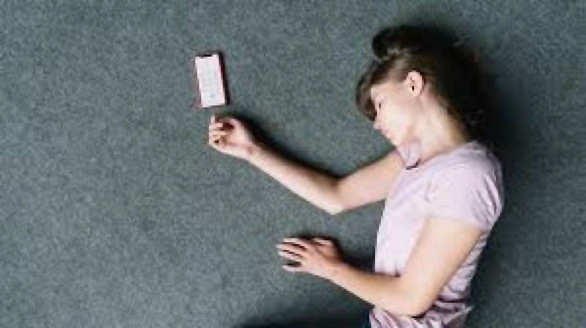 Farkında olmadan bağımlı hale getiriyor! Hayalet titreşim sendromu nedir?