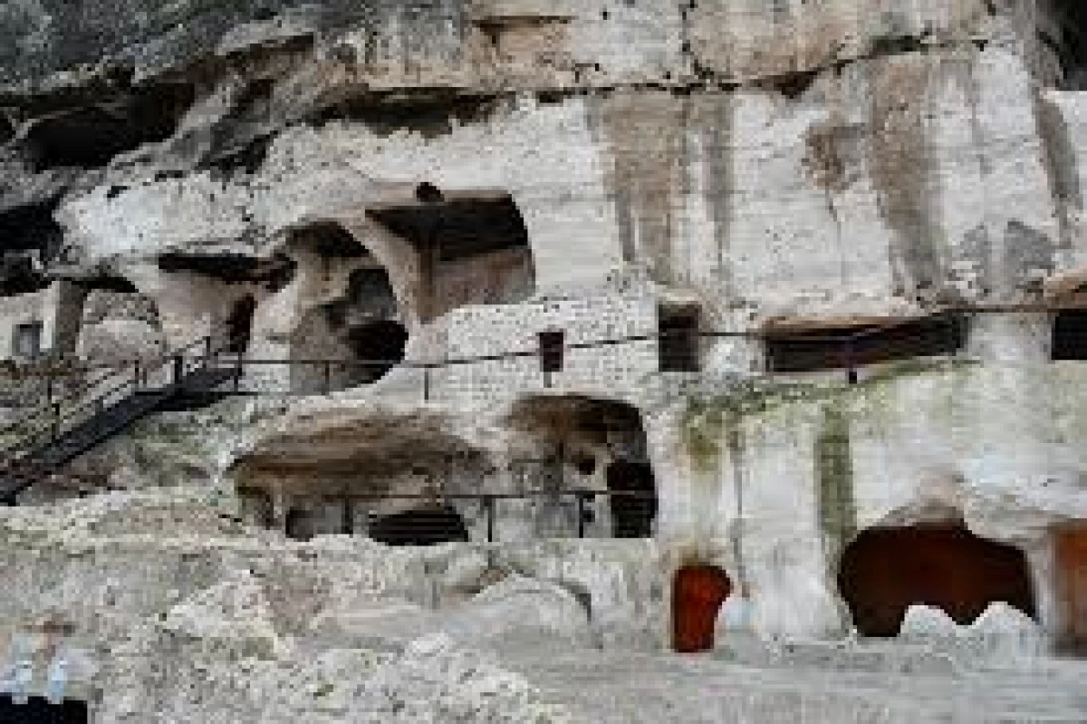 Hasankeyf&rsquo;te restore edilen 10 mağara turizme a&ccedil;ıldı