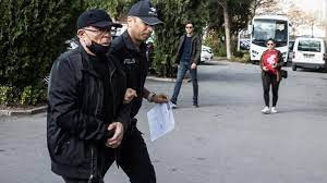 Hatay'da 400 kişinin hayatını kaybettiği Emlak Bank Konutları'nın firari müteahhidi Ankara'da bir AVM'de yakalandı