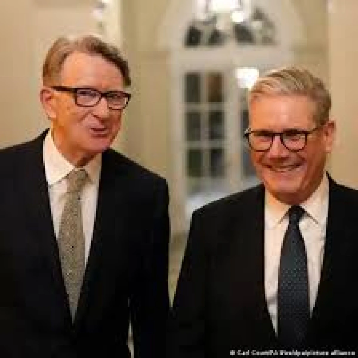 İngiltere Başbakanı'ndan Epstein &ouml;zr&uuml;