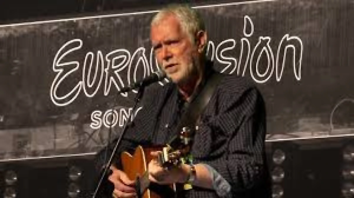 İrlandalı şarkıcı Charlie McGettigan Eurovision &ouml;d&uuml;l&uuml;n&uuml; iade edecek  