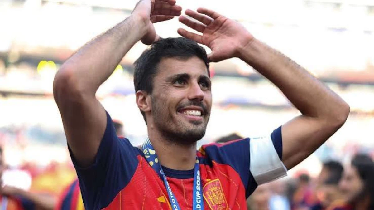 İspanya'nın D&uuml;nya Kupası'nı kazanan kaptanı Rodri, Barcelona'ya transfer oldu
