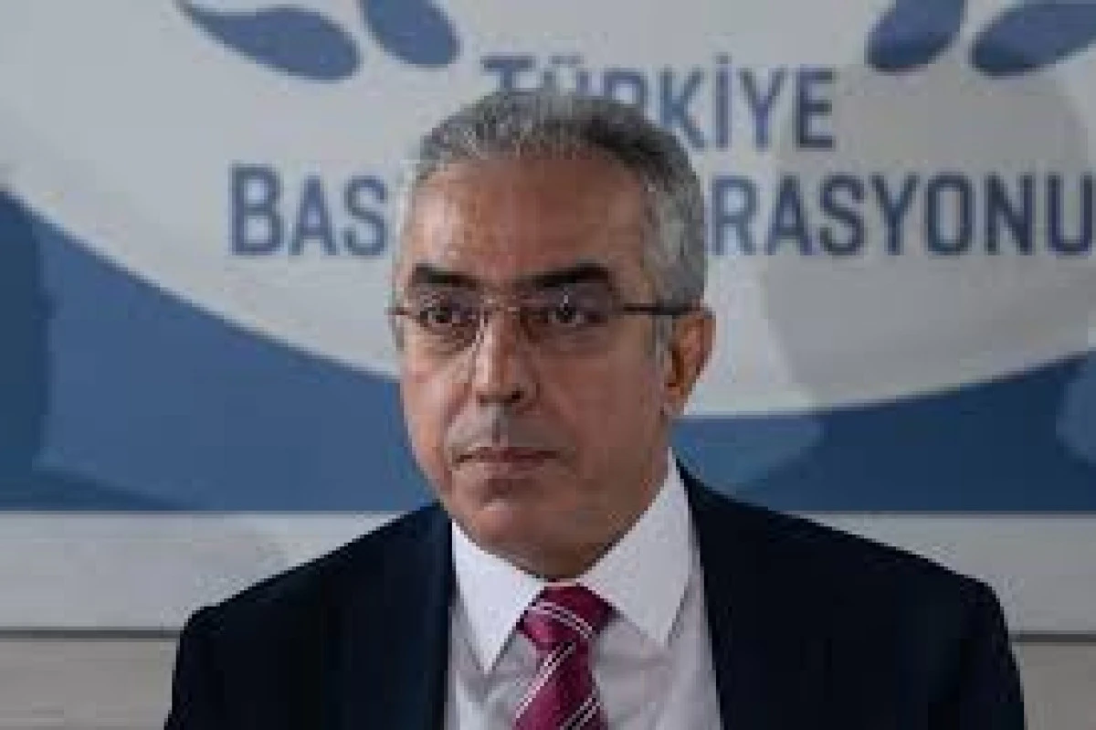 Mehmet U&ccedil;um'dan "&Ouml;calan" a&ccedil;ıklaması: "&Ouml;rg&uuml;t&uuml; kim kuruyorsa silahı kim kullandırdıysa feshedecek de odur"