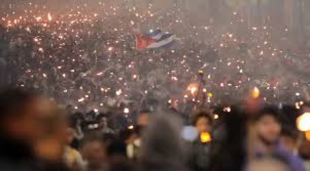 "Meşaleler y&uuml;r&uuml;y&uuml;ş&uuml;" K&uuml;ba'daki 73 yıllık gelenek