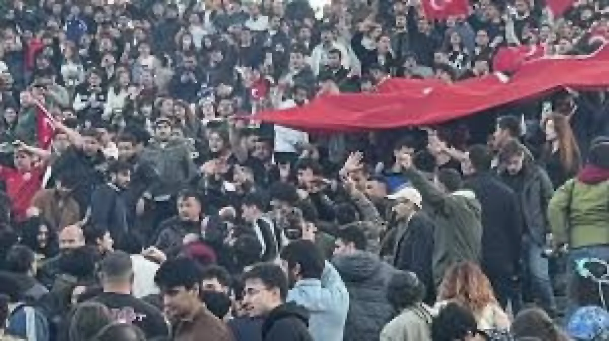 ODT&Uuml;'deki konserde olaylara karışan kişiler g&ouml;zaltına alındı