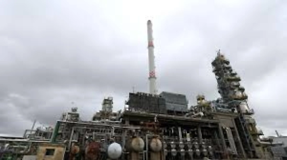 Trump'ın Abluka Kararı Piyasayı Sarstı: Petrol Fırladı