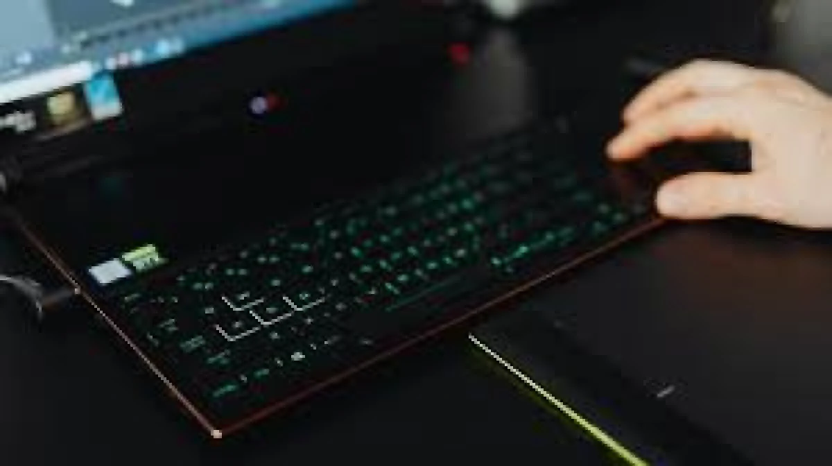 9 Saniyede Şirketin T&uuml;m Veri Tabanını Silen Yapay Zeka: '&Uuml;zg&uuml;n&uuml;m'