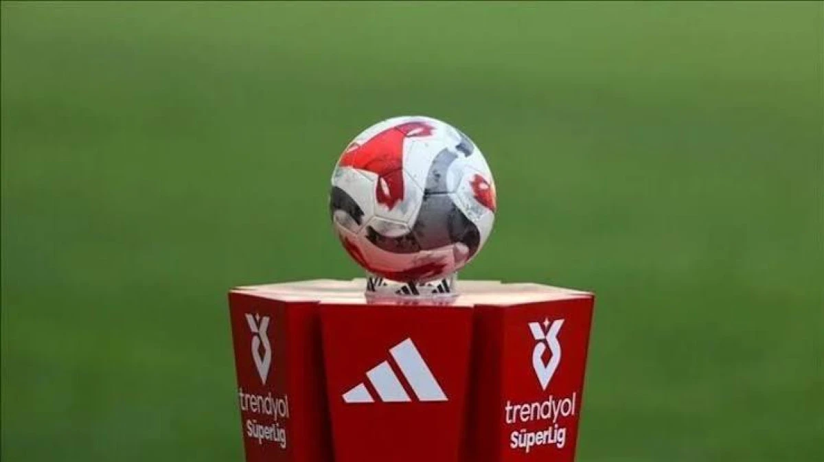 Yıldızlar ge&ccedil;idi: S&uuml;per Lig'de tarihi sezon başlıyor